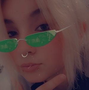 Meet your Posher, Mikala